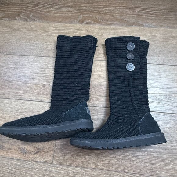 UGG Classic Cardy Boots, Size 6, Button, Fold-Over, Sweater, Black, Winter - Picture 5 of 8
